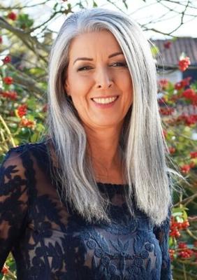 Atemberaubende silberne Best-Ager-Martina
