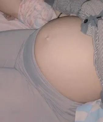 私の妊娠中のガールフレンド - 11 写真