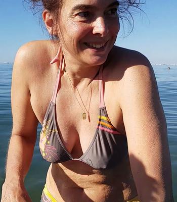 Trentenaire Sandra - cintres géniaux et gros tétons