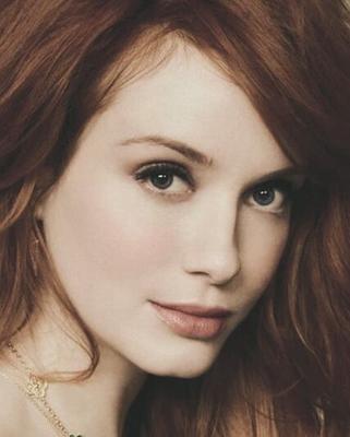 CELEBEAUTY... CHRISTINA HENDRICKS