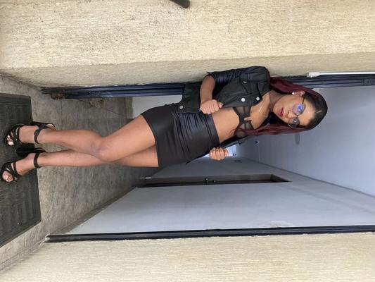 Black clothes! The classic... - 7 Pics
