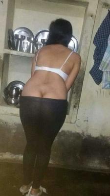 Pakistanisches Callgirl Noori