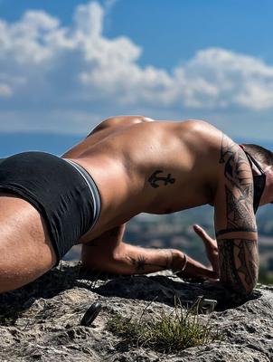 Covered in cum in the mountains !