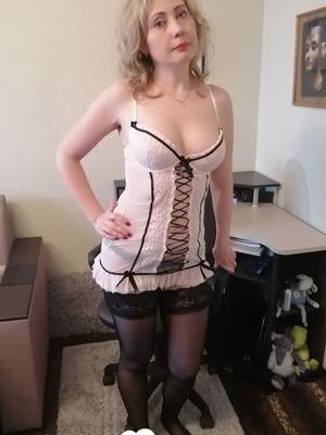 Beauty at the office has a naughty surprise