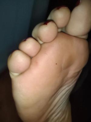 Hornychubby feet