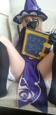 Lisa Cosplay - 17 Photos