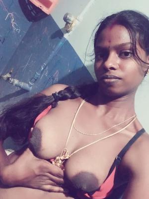 Desi Hot Bitches Nudes and Sexy Pics
