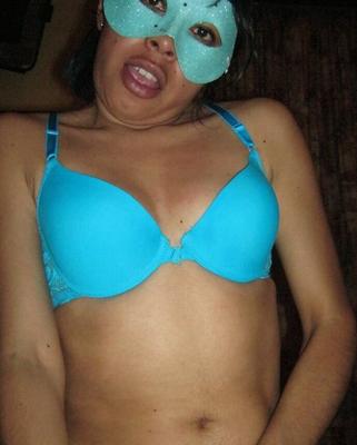Arely flaquita morena rica con antifaz
