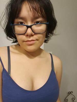 アジアのふしだらな女デイジーが露出