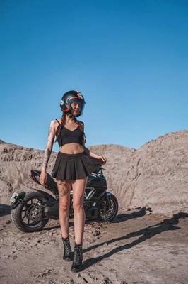 Ducati girl - 13 Pics