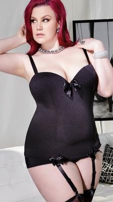 Big boobs and curves...FUCK YEAH