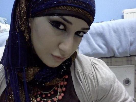 Turbanli Kurt Kizi