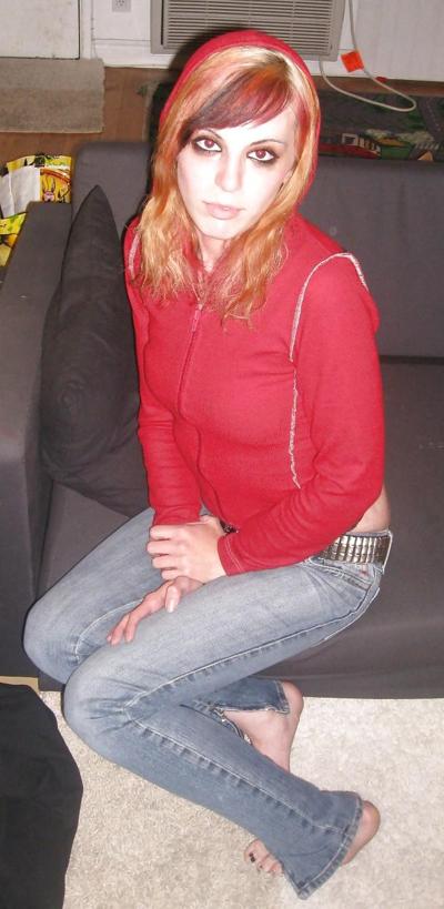 7P Trailer park girl gives bj