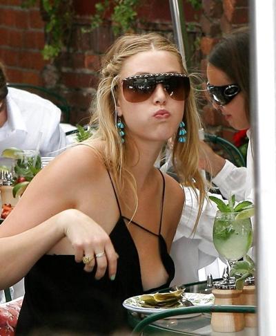 25P Downblouse