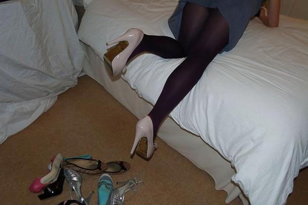 15P My girlfriend's feet, legs & shoes