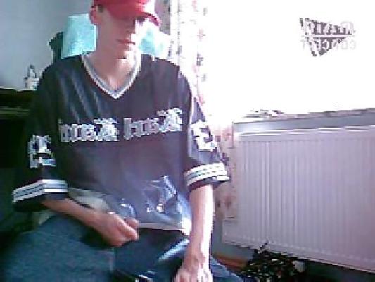 25P Ich wichse auf meinen Sneakers Bilder aus meinem Video