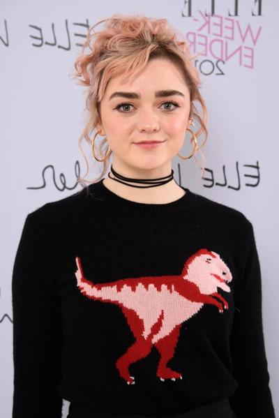 15P Maisie mignonne et sexy - 2018