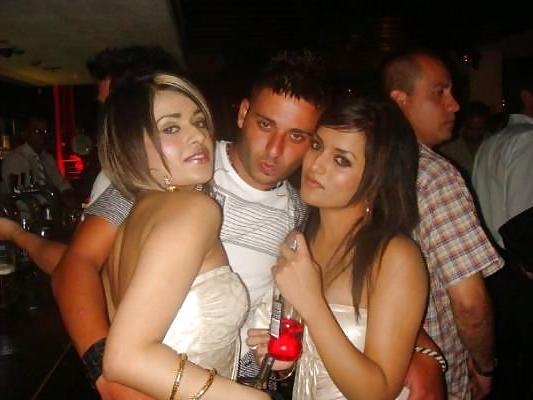 12P Slutty uk pakistani babe at club 