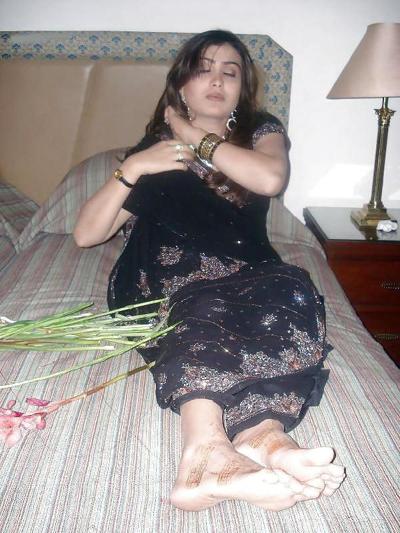25P Indian call girl weekend with old man (97)