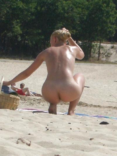 25P Older  Beach Nudists