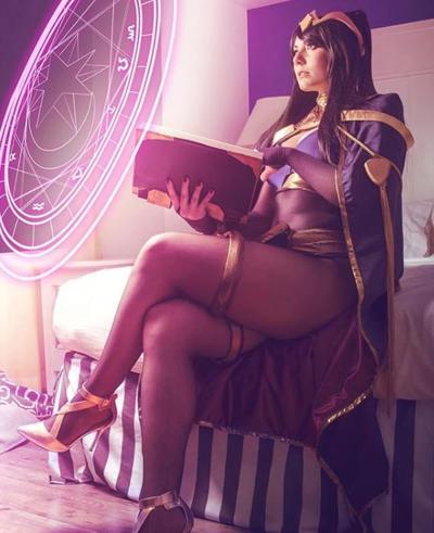 25P セクシーコスプレガール Queenriot (アシュリー・ライオット)