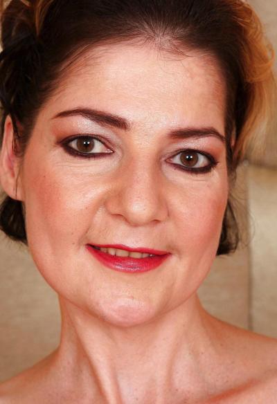 11P Greek wife