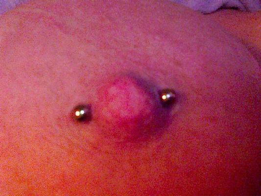 4P Gepiercte Brustwarzen .........