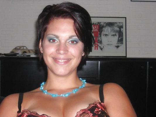 25P Busty Chubby Wife