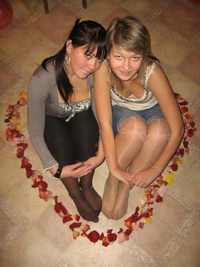 25P sexy babes in tights pantyhose nylons 195