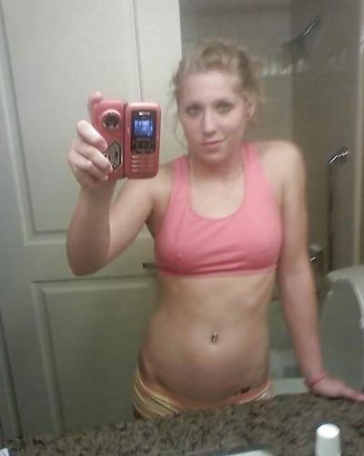 21P BLONDE - SELF TAKEN