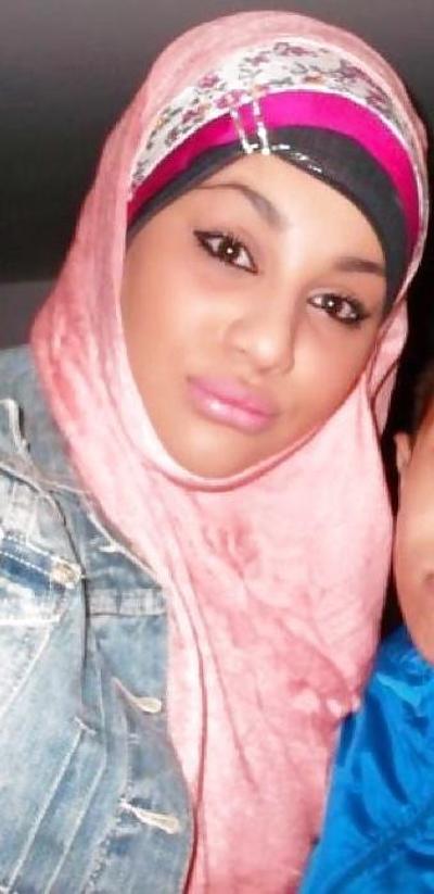 7P Fille de visage de beauté hijab.