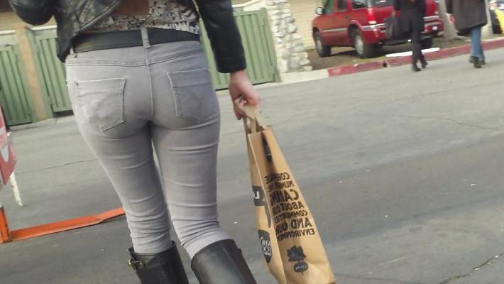 25P Sweet Teen Ass et fesses en jeans serrés