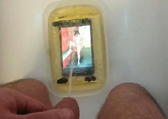25P Lionx68 piss tribute photos