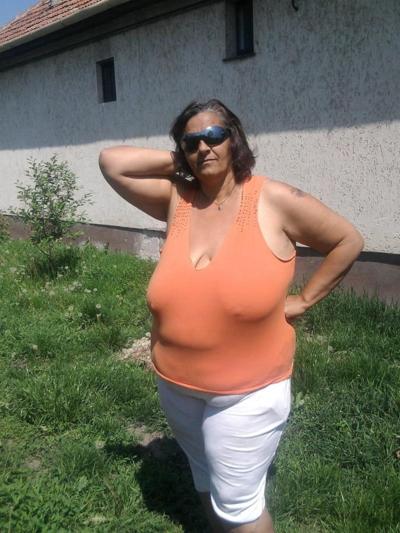 20P BBW - Mature - Clothed 4