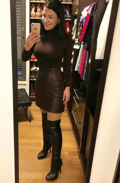 25P Insta Milfs & Gilfs Usando Botas 8