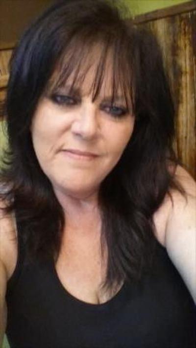 25P Granny Cleavage 21