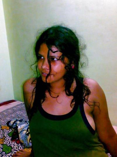 10P Desi call-girl