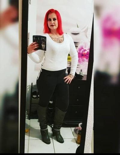 25P Insta Milfs &amp; Gilfs Wearing Boots 2
