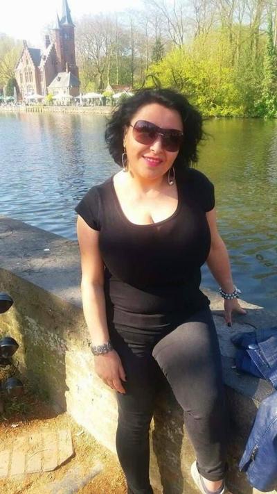 10P Busty Russian Woman 3637