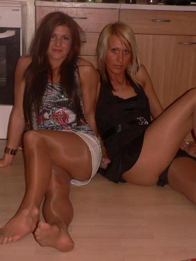 25P sexy babes in tights pantyhose nylons 187