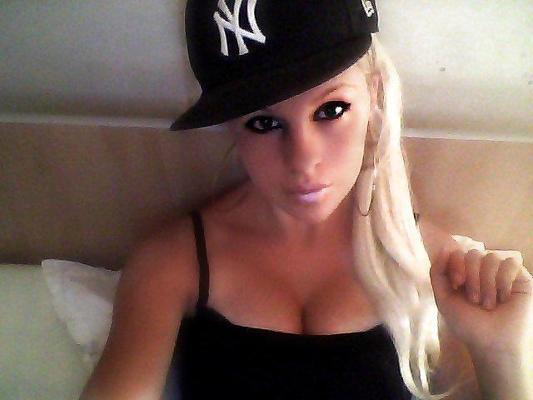 7P Blonde  french slut