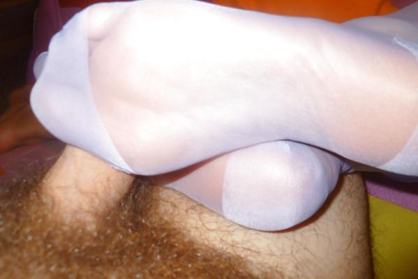 14P Footjob cyr14