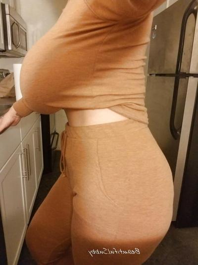 12P Beautiful and erotic woman 32