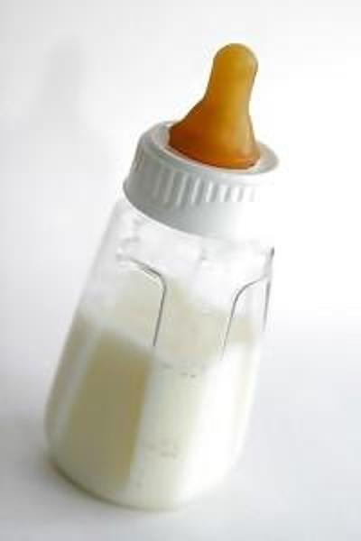 5P Des biberons de lait pour bébé dans lesquels je veux que tu remplisses ton sperme