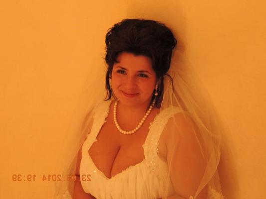9P Busty Russian Woman 3625