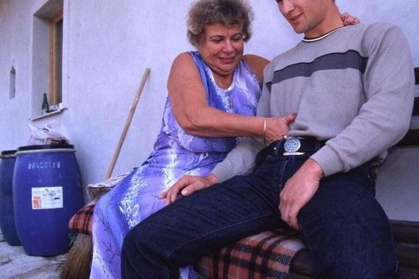 16P Matrure granny 01