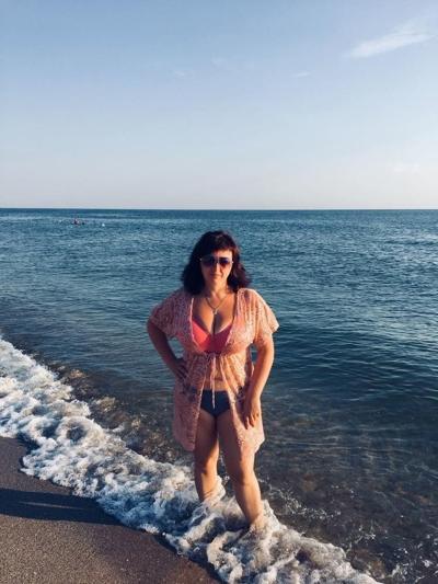 9P Busty Russian Woman 3630