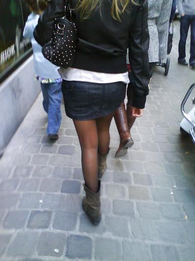 25P Voyeur en rue -in the street