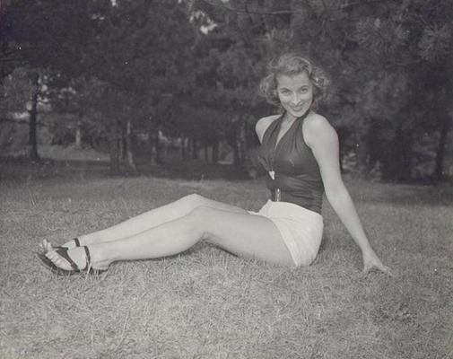 25P Black &amp; White 129