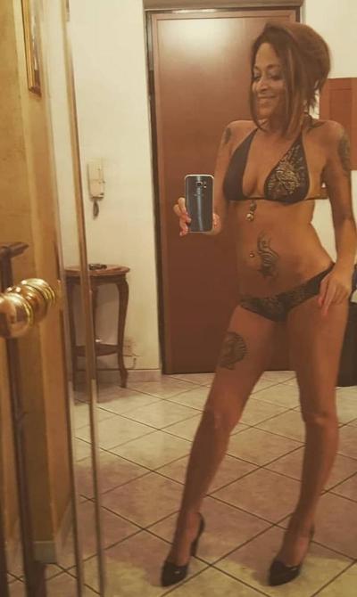 20P Sexy und süße Blondine